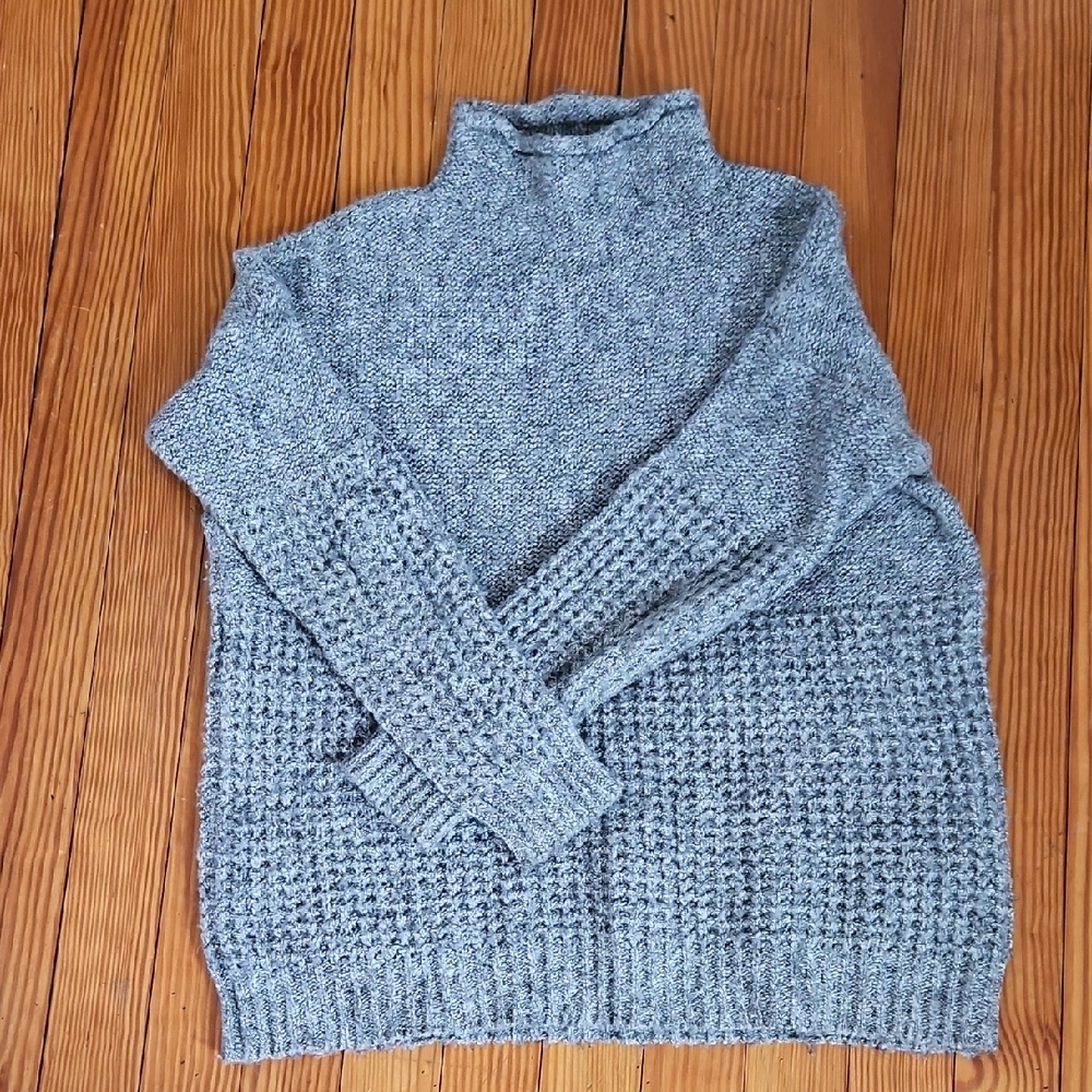 American Eagle Sweayer